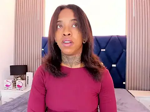 Pauline_Fox from StripChat