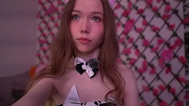 Petite_Polly from StripChat