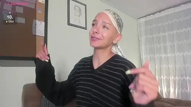 peyton_golden1 from StripChat