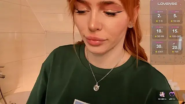 Phoenix_Margo from StripChat