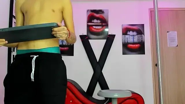 PRETTY_FEM from StripChat