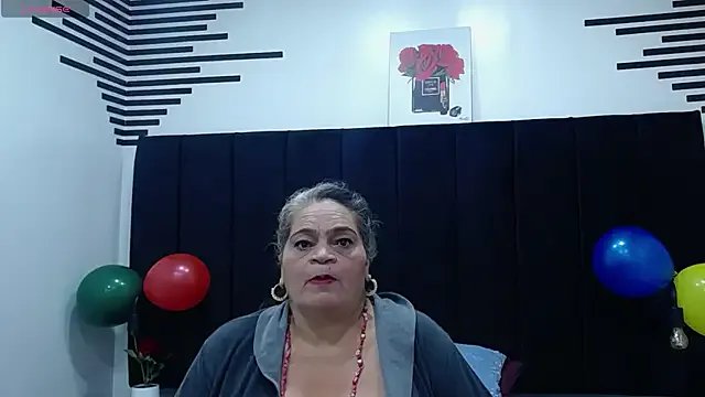 QueenMatturex from StripChat