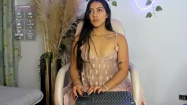 Quiinn_bx from StripChat is Freechat