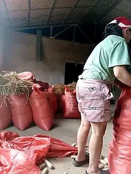 quynhkoolbae from StripChat