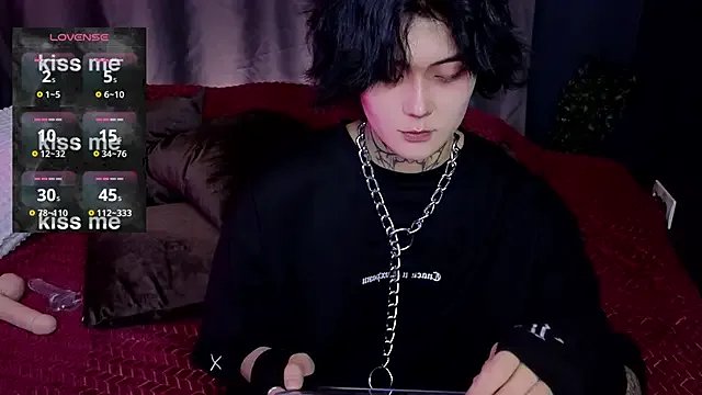 Ravens_Nest from StripChat