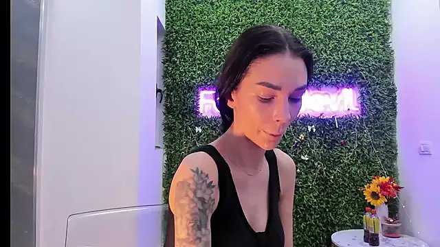  realhotfallingdevil chat room