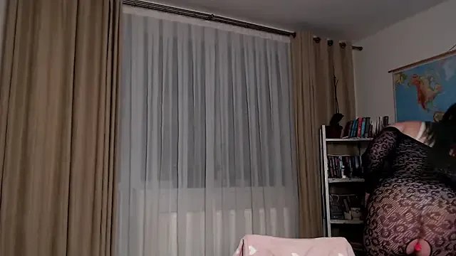  RebeFucksonn chat room