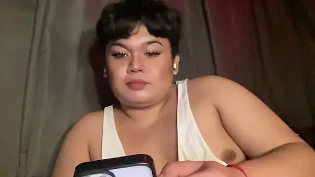  RedHead_Thalia chat room