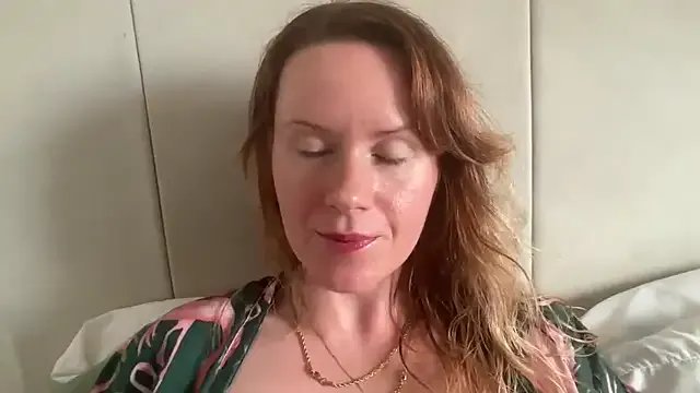 redheadrosie69 from StripChat