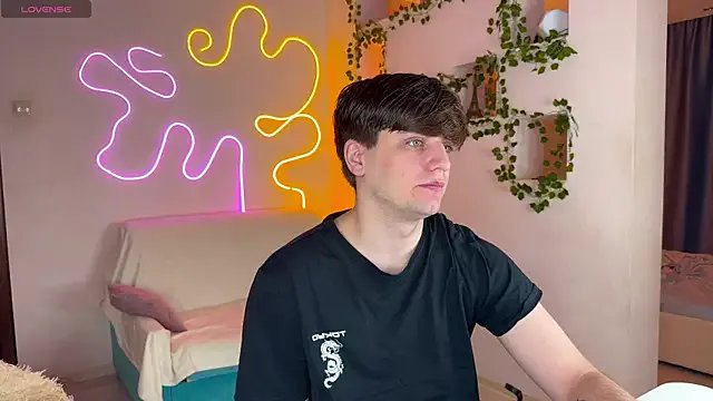 RobertAndLinela from StripChat