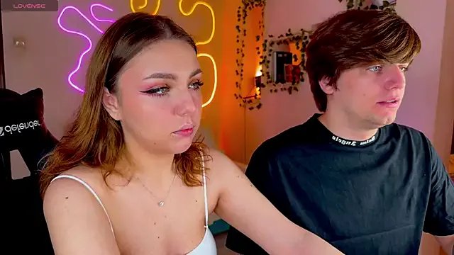 RobertAndLinela from StripChat