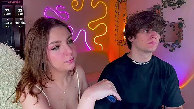 RobertAndLinela from StripChat