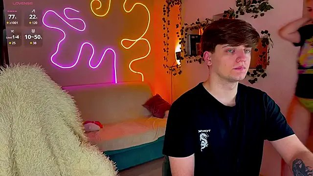 RobertAndLinela from StripChat