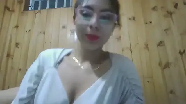 Roselingalvis13 from StripChat