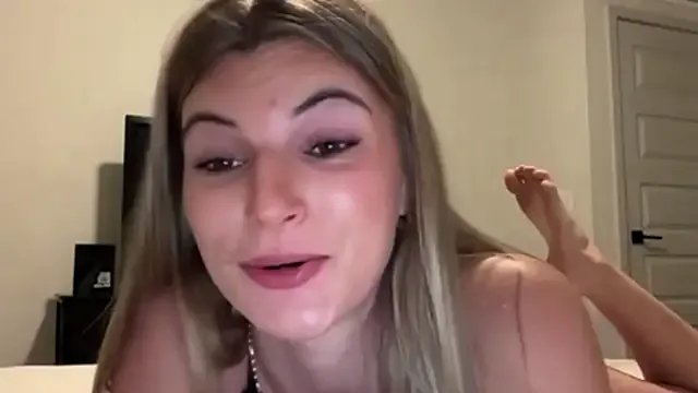 RosieCheeks_ from StripChat