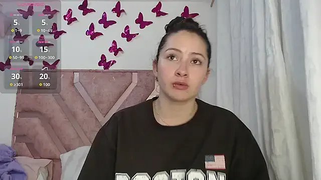 Roxy_Fox- from StripChat