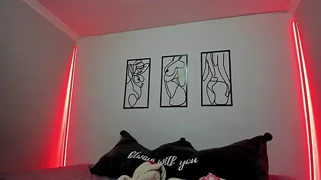 RubyPirsso18 from StripChat