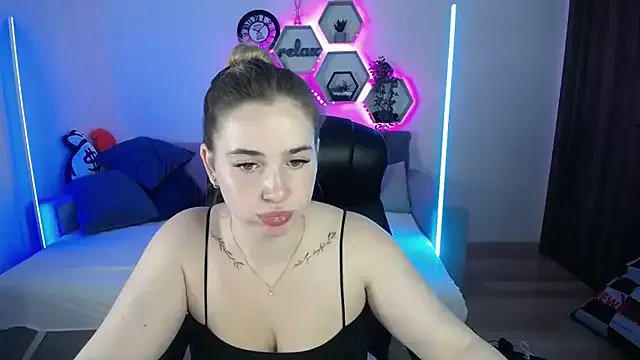 SabrinViolet from StripChat