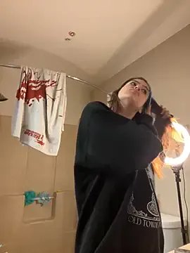 SafeinouterSpace from StripChat