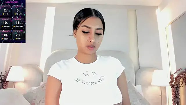 SalomeeBell from StripChat
