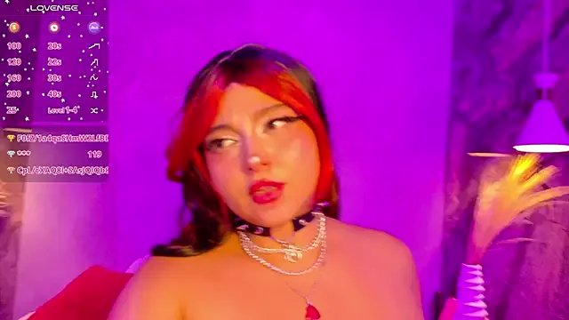 SamanthaaReed from StripChat