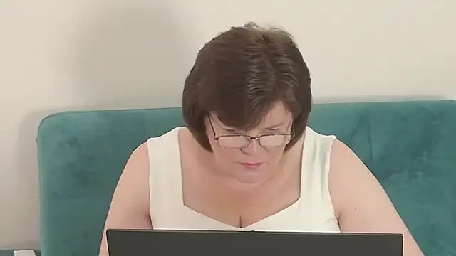 Sandra_Sunrise from StripChat