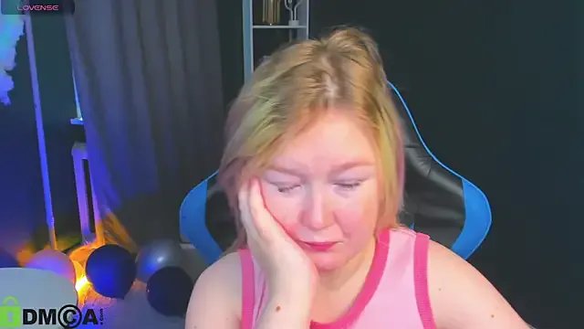 Sara_Robinson from StripChat