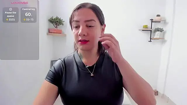 Saraarouusee from StripChat