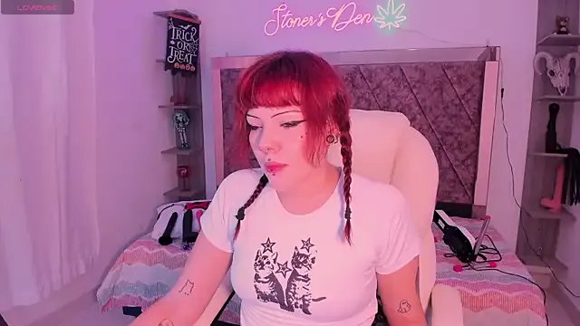 Sarah-Stoner from StripChat