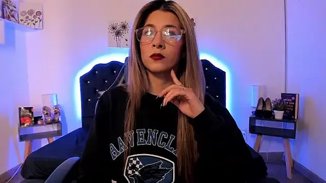 SaraRoades from StripChat