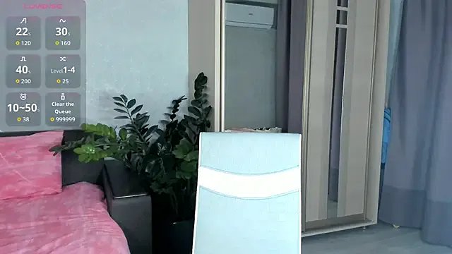 SaraShine_ from StripChat