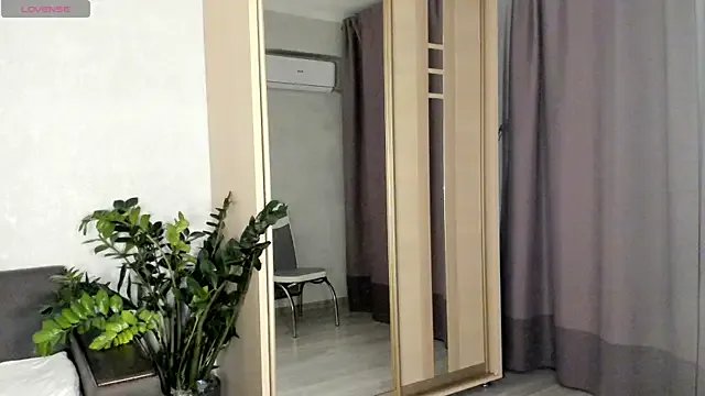  SaraShine_ chat room