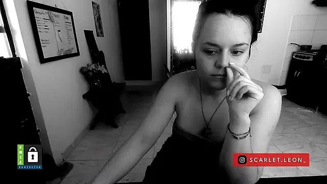  Scarletleon77 chat room