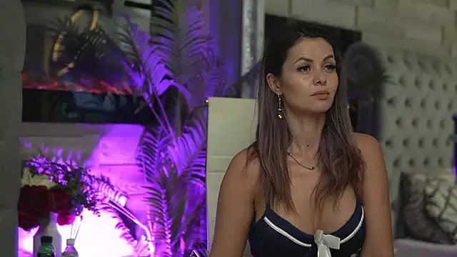 SeductiveMom from StripChat