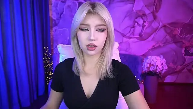 SelenaIris from StripChat