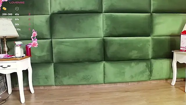 SelenSummer from StripChat