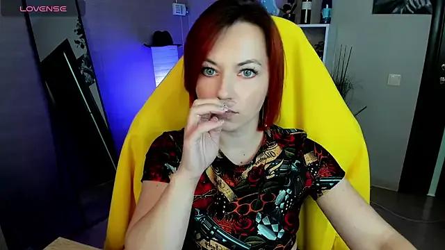 Serena_Woods from StripChat is Freechat
