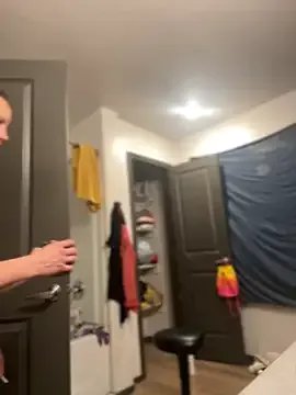 SexyB214 from StripChat