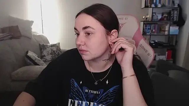  SexyWitch_666 chat room