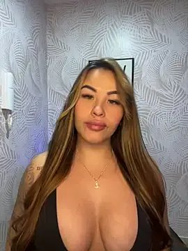  sexyyykloee chat room