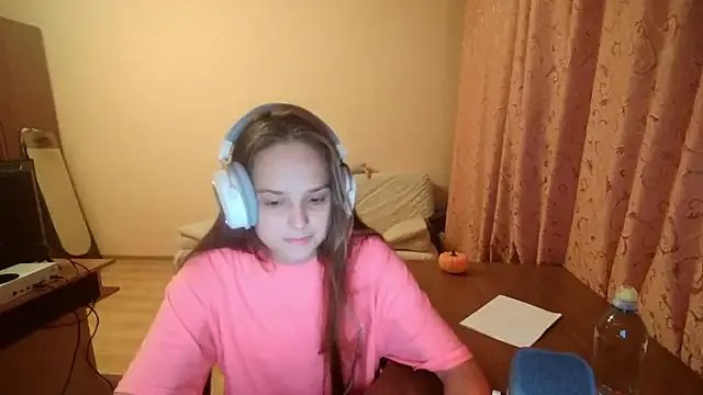 SharybbFace from StripChat