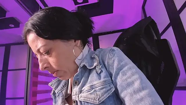 ShaunaDream from StripChat