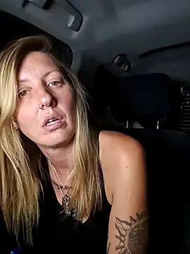 SheIsSomething from StripChat