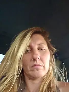 SheIsSomething from StripChat