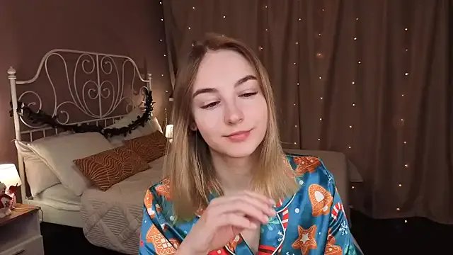 Shy_Polly from StripChat