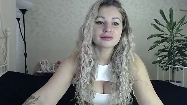 ShyEvaa from StripChat