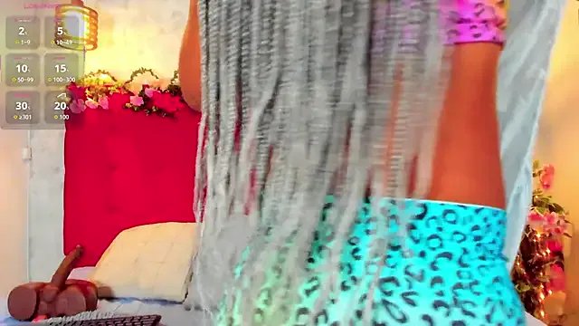 SilvannaFit from StripChat