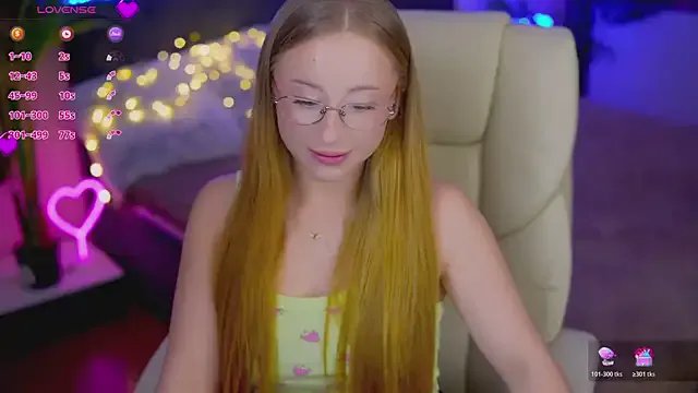 SilverrMoon from StripChat