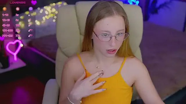 SilverrMoon from StripChat