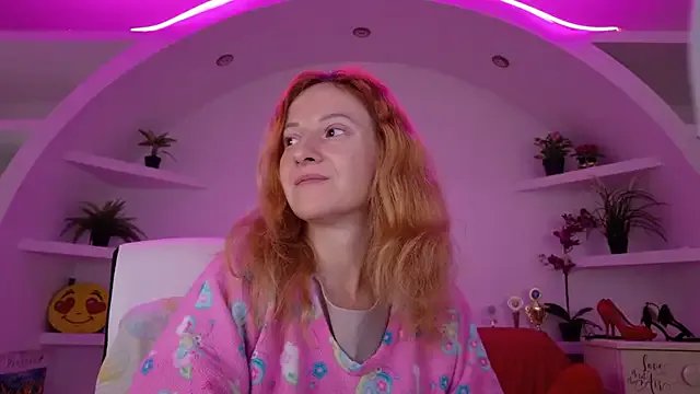 SimaGoldy from StripChat